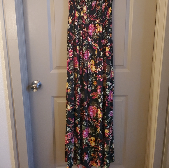 Floral Maxi Dress - Picture 2 of 4